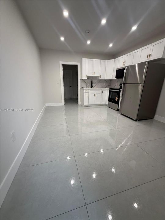 For Rent: $2,000 (1 beds, 1 baths, 8746 Square Feet)