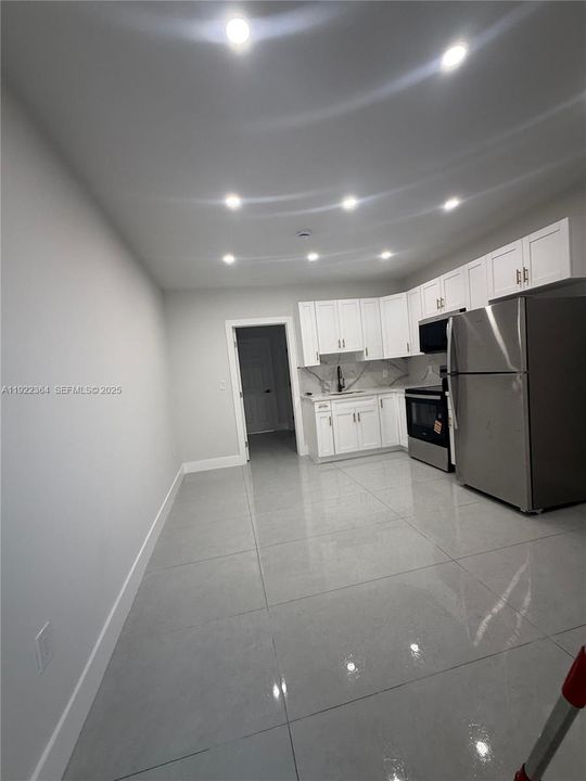For Rent: $2,000 (1 beds, 1 baths, 8746 Square Feet)