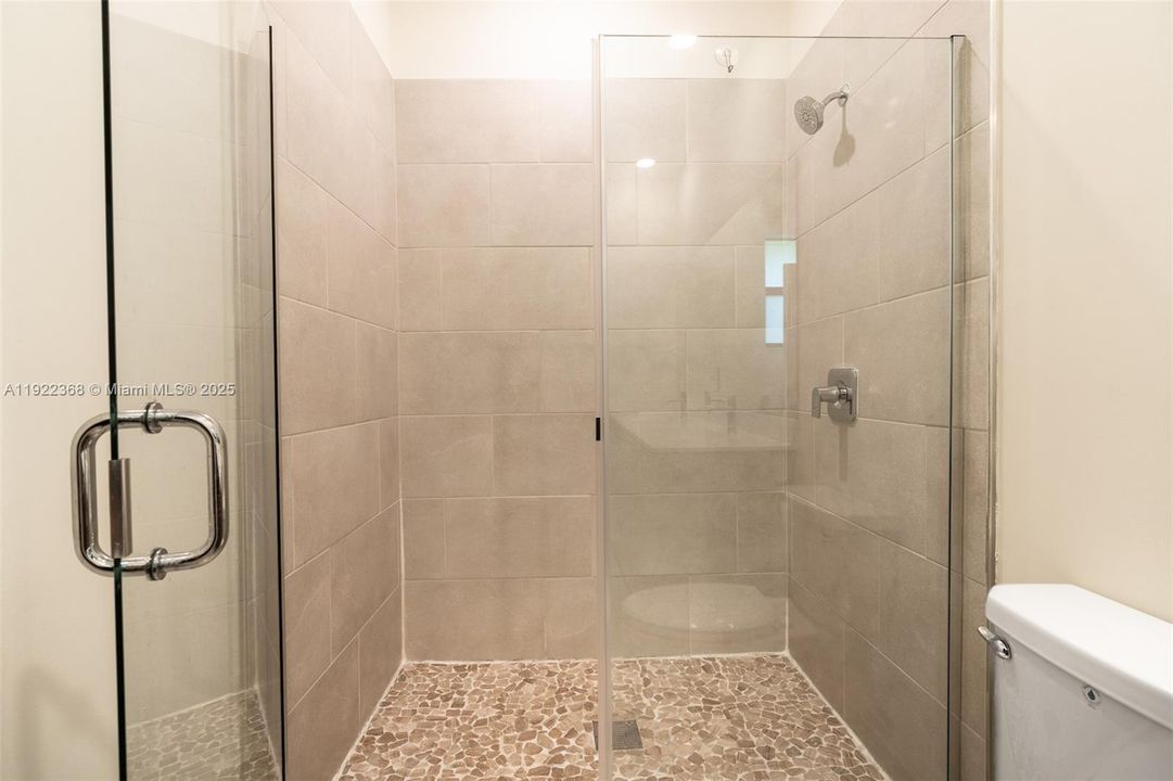 For Sale: $599,999 (3 beds, 2 baths, 1476 Square Feet)