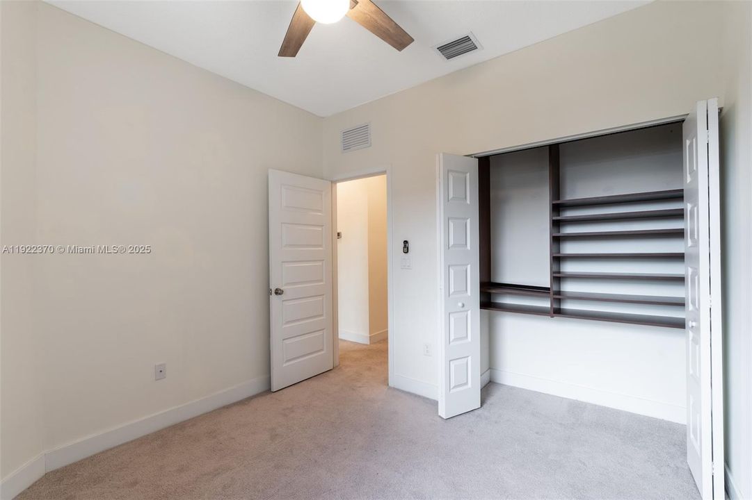 出租: $3,600 (3 贝兹, 2 浴室, 1476 平方英尺)