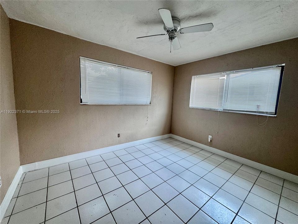 For Rent: $4,000 (3 beds, 2 baths, 1599 Square Feet)
