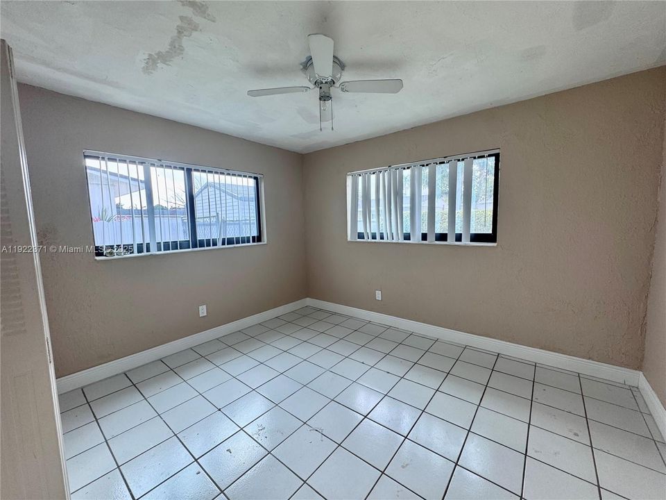 For Rent: $4,000 (3 beds, 2 baths, 1599 Square Feet)