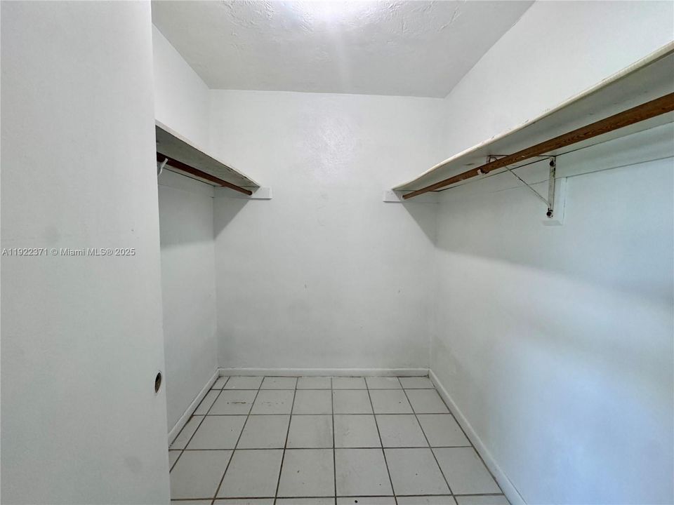 For Rent: $4,000 (3 beds, 2 baths, 1599 Square Feet)