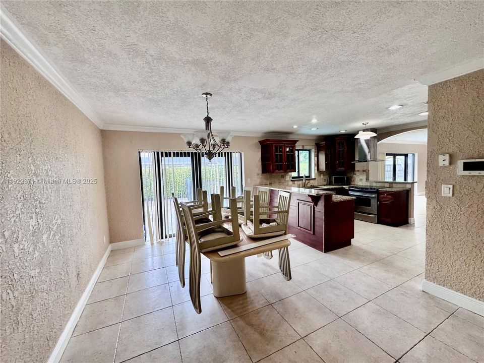 For Rent: $4,000 (3 beds, 2 baths, 1599 Square Feet)