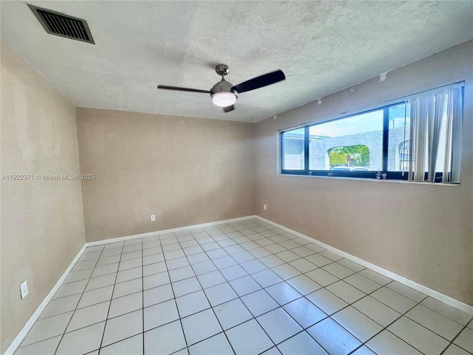For Rent: $4,000 (3 beds, 2 baths, 1599 Square Feet)