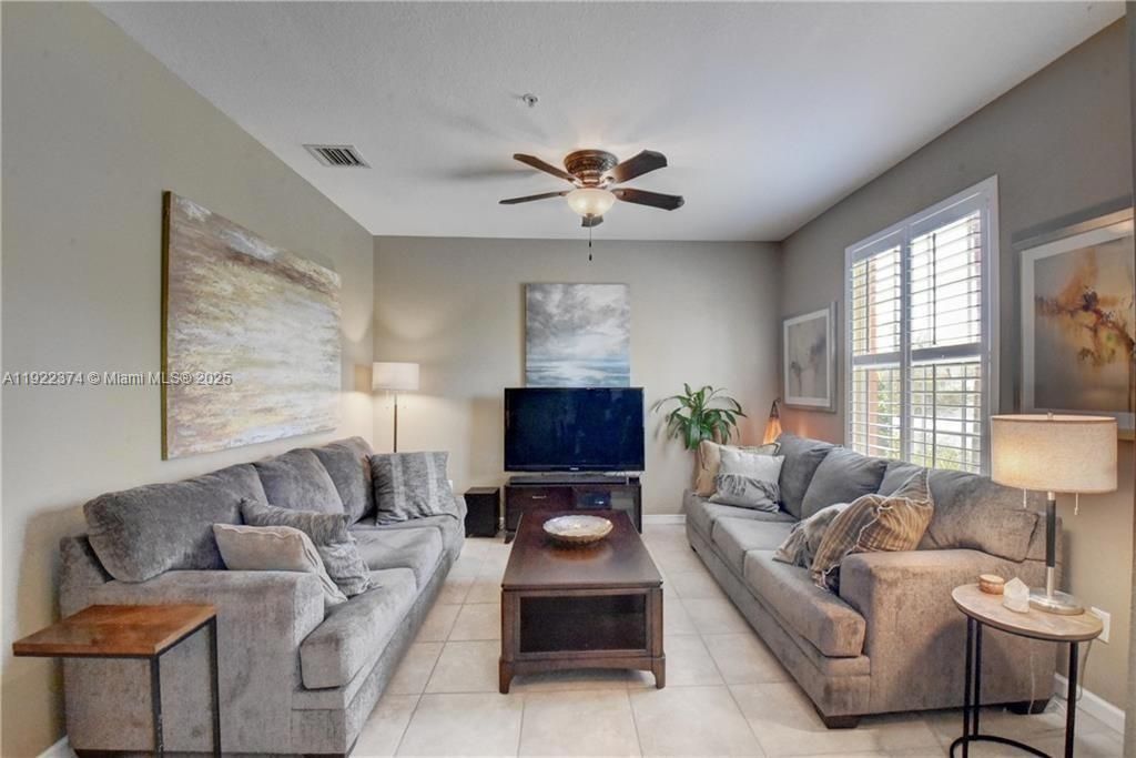 For Rent: $3,300 (3 beds, 2 baths, 2036 Square Feet)