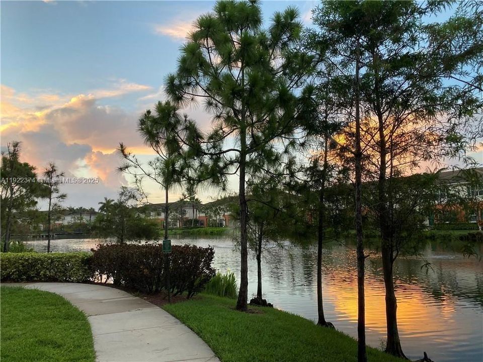 For Rent: $3,300 (3 beds, 2 baths, 2036 Square Feet)