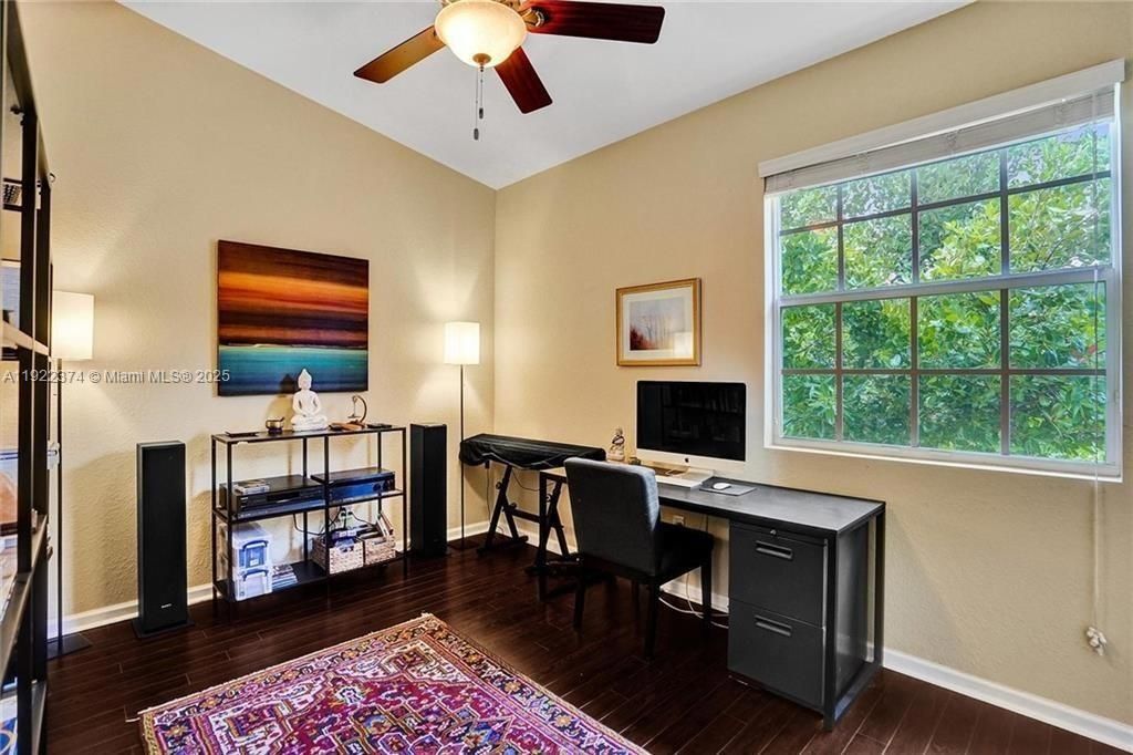 For Rent: $3,300 (3 beds, 2 baths, 2036 Square Feet)