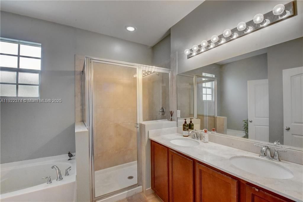 For Rent: $3,300 (3 beds, 2 baths, 2036 Square Feet)