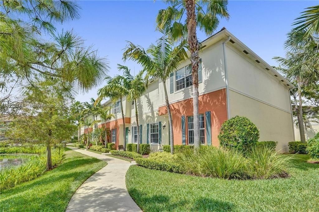 For Rent: $3,300 (3 beds, 2 baths, 2036 Square Feet)