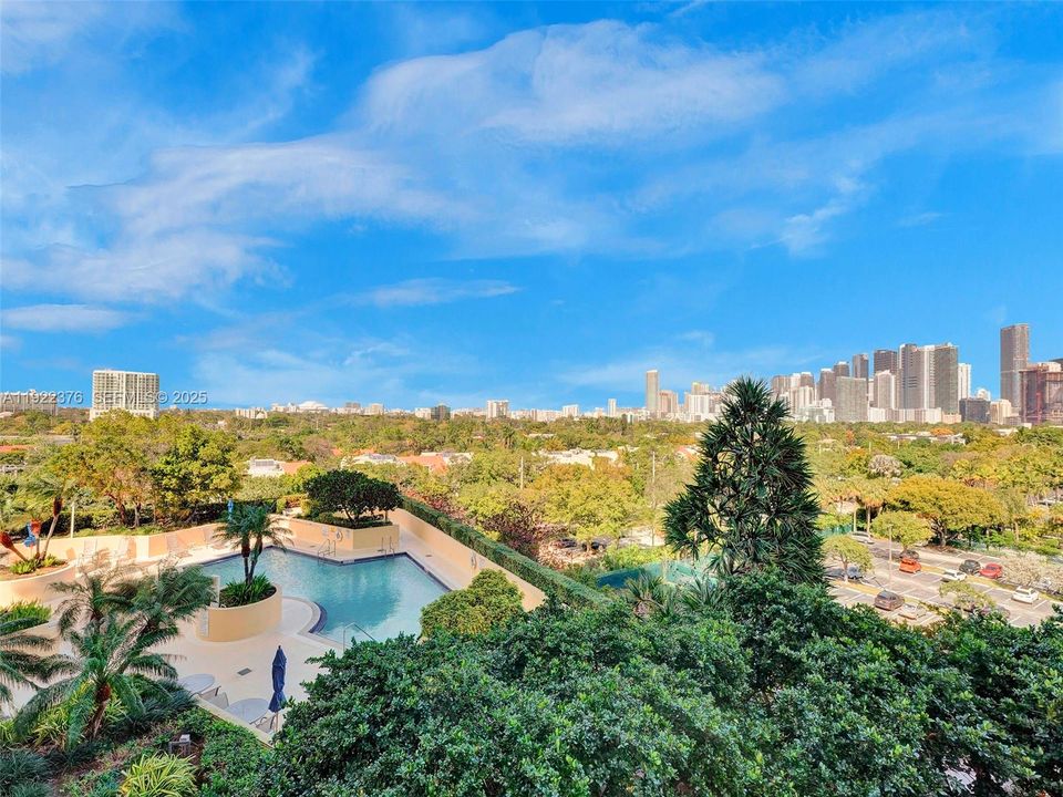 For Sale: $645,000 (2 beds, 2 baths, 1140 Square Feet)