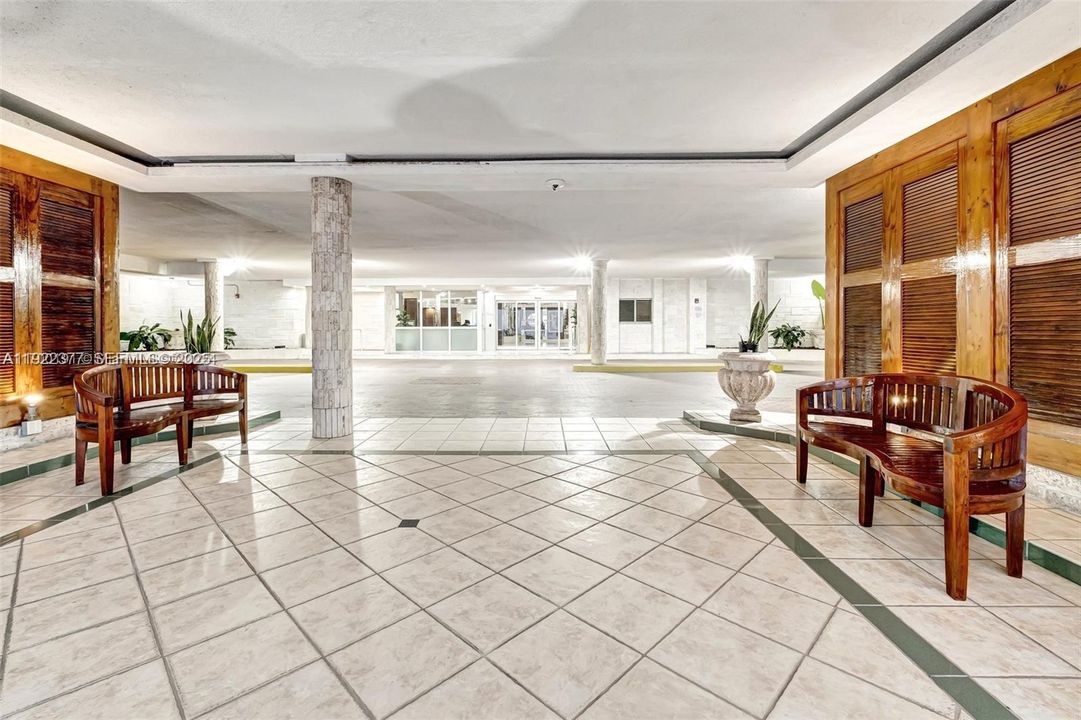 For Sale: $499,000 (1 beds, 1 baths, 1190 Square Feet)