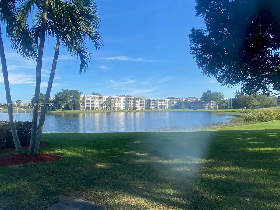 En Venta: $265,000 (2 camas, 2 baños, 1100 Pies cuadrados)