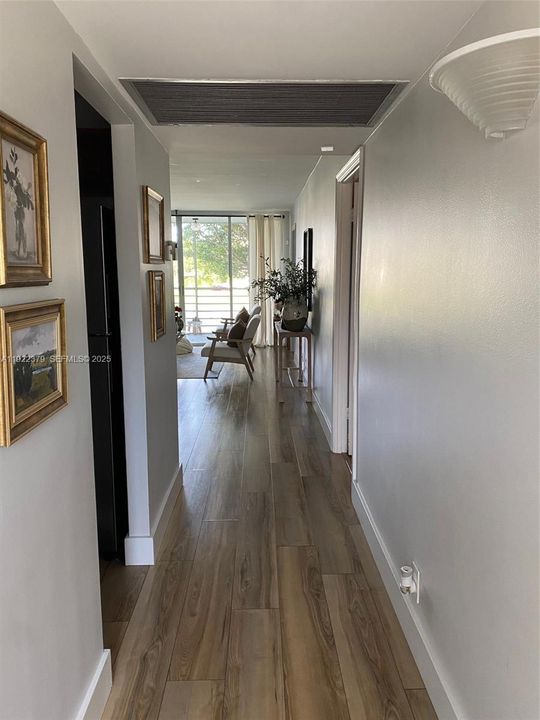 En Venta: $265,000 (2 camas, 2 baños, 1100 Pies cuadrados)