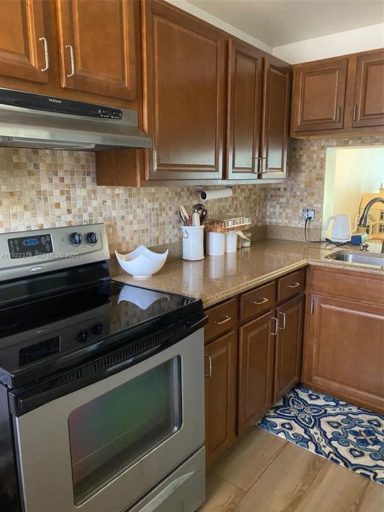 En Venta: $265,000 (2 camas, 2 baños, 1100 Pies cuadrados)