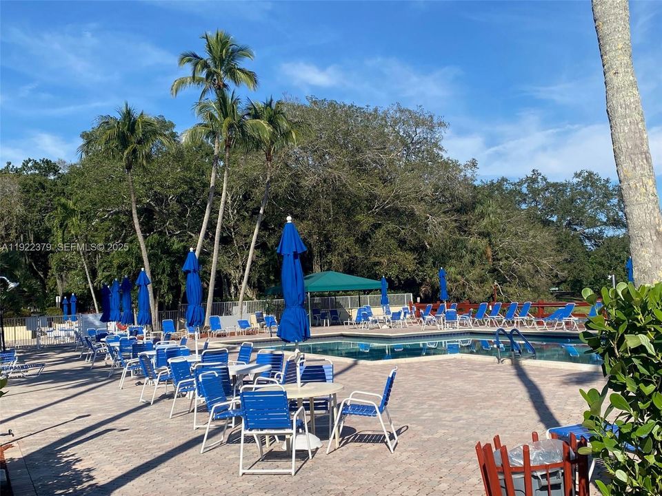 En Venta: $265,000 (2 camas, 2 baños, 1100 Pies cuadrados)