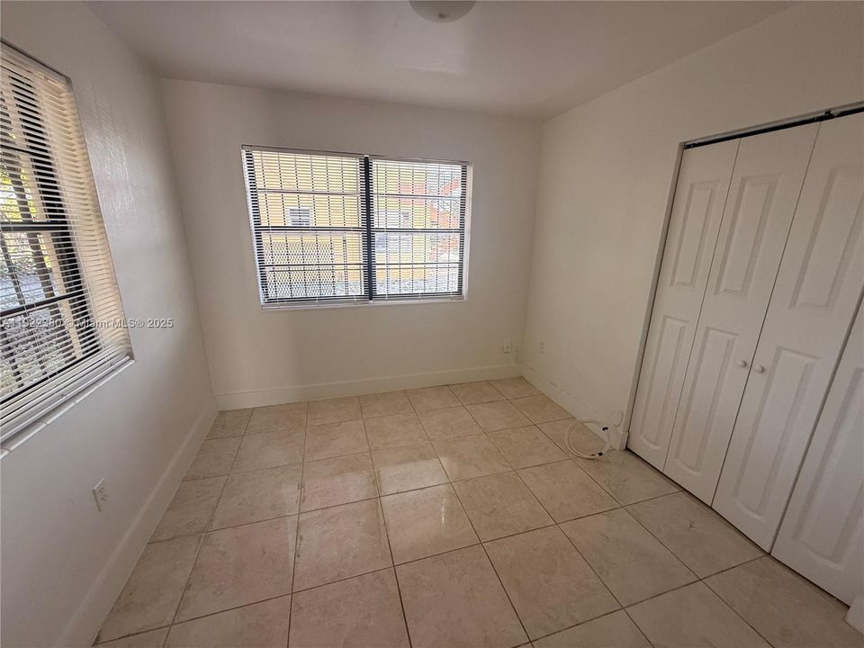 出租: $1,750 (1 贝兹, 1 浴室, 1953 平方英尺)