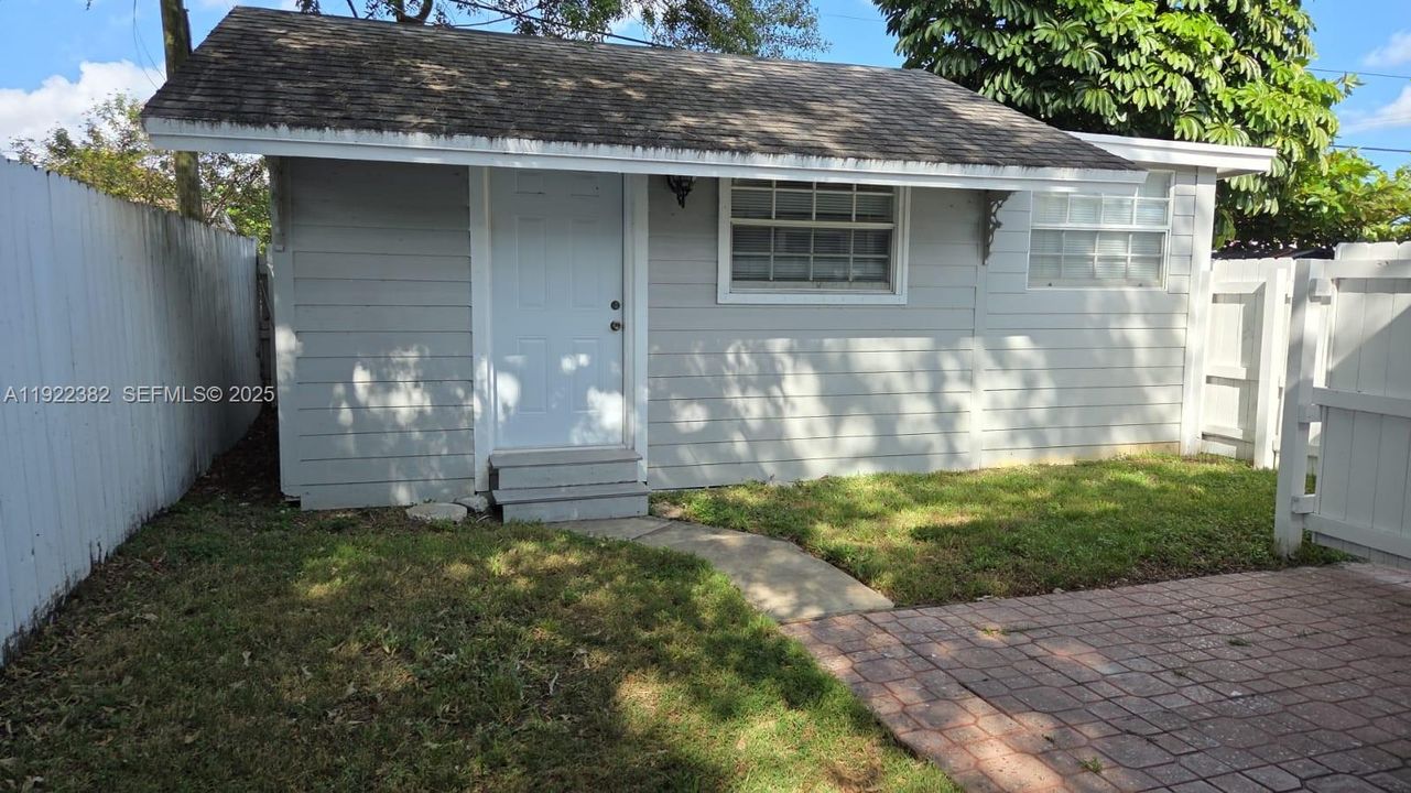 For Rent: $1,230 (0 beds, 1 baths, 1328 Square Feet)