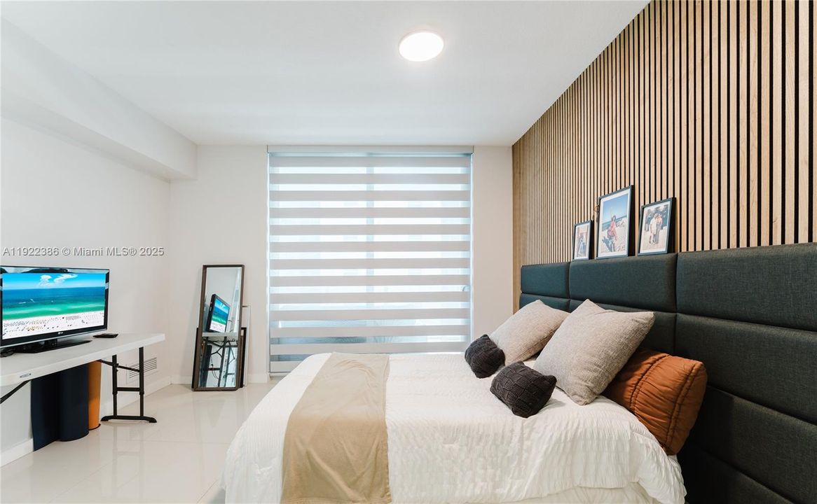 合同活跃: $3,999 (1 贝兹, 2 浴室, 979 平方英尺)