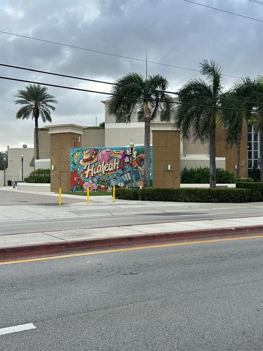 For Rent: $1,850 (1 beds, 1 baths, 596 Square Feet)