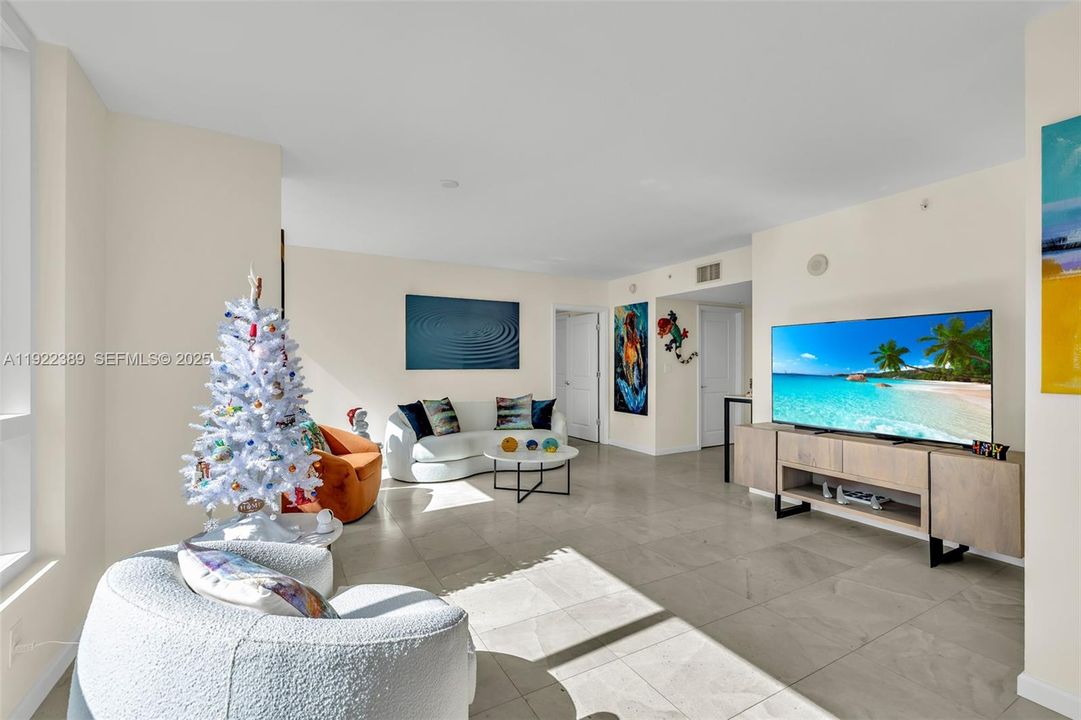 待售: $769,000 (2 贝兹, 2 浴室, 1436 平方英尺)