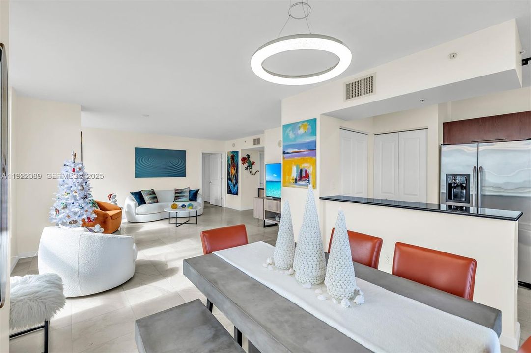 待售: $769,000 (2 贝兹, 2 浴室, 1436 平方英尺)