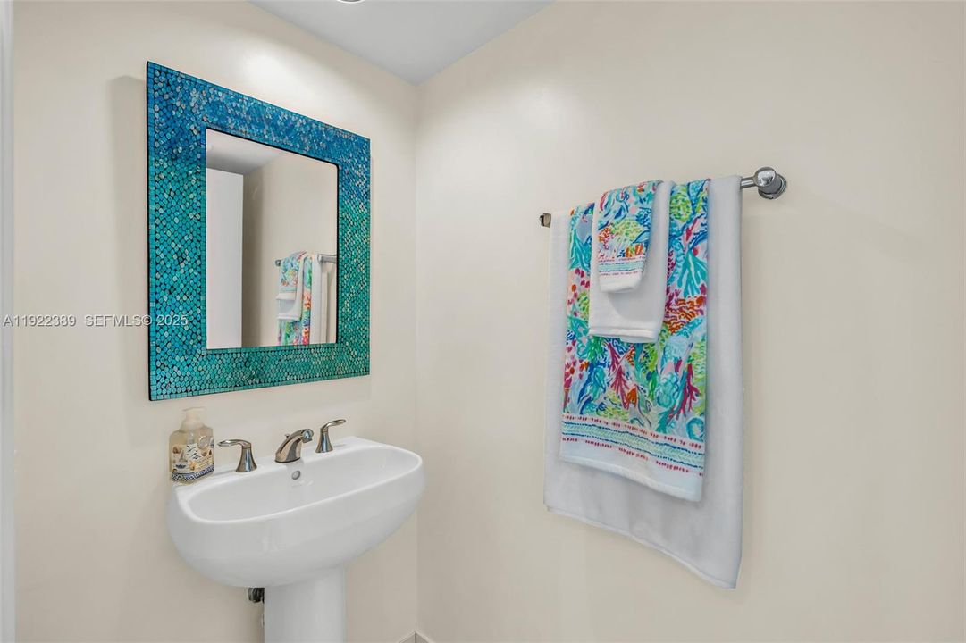 待售: $769,000 (2 贝兹, 2 浴室, 1436 平方英尺)