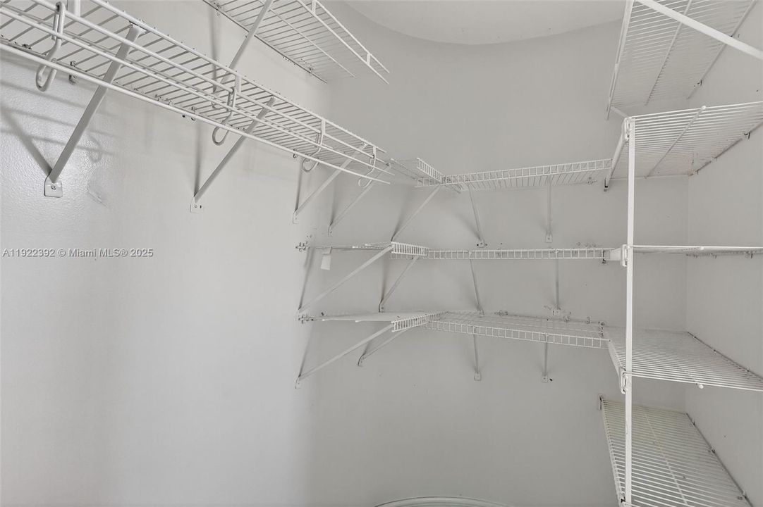 For Sale: $389,000 (3 beds, 2 baths, 1588 Square Feet)