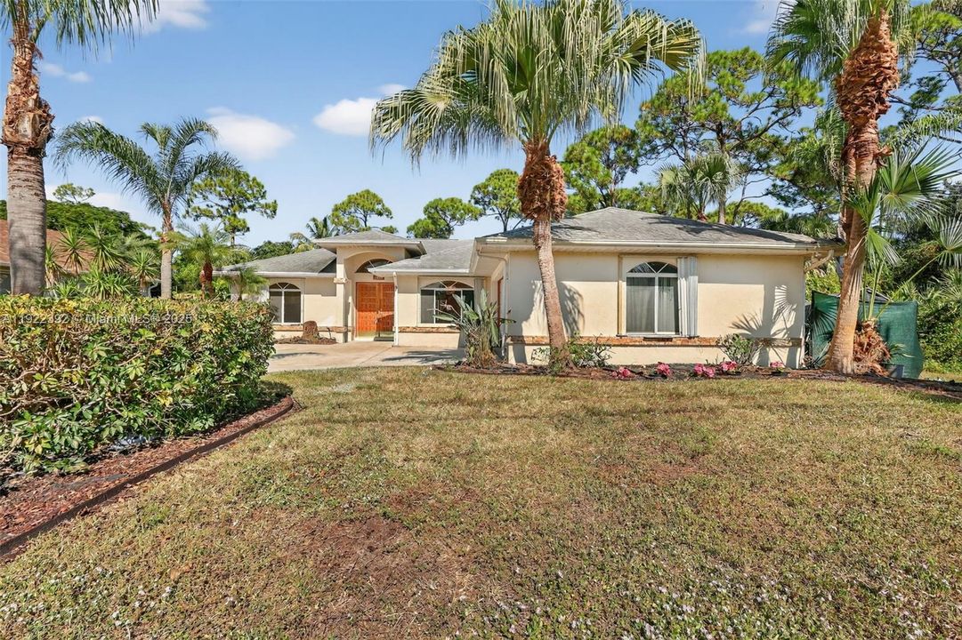 For Sale: $389,000 (3 beds, 2 baths, 1588 Square Feet)