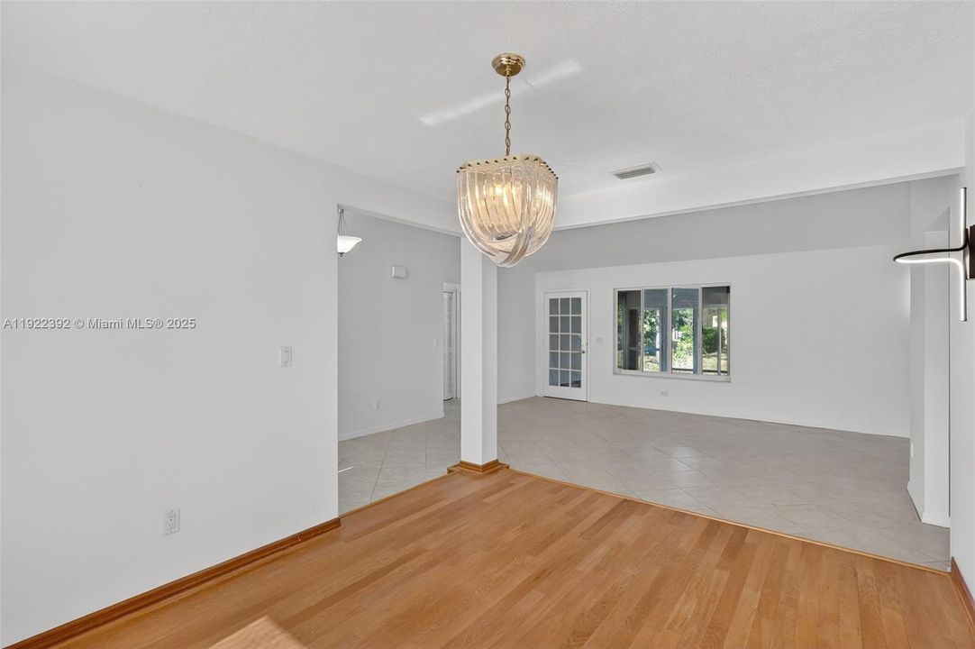 For Sale: $389,000 (3 beds, 2 baths, 1588 Square Feet)