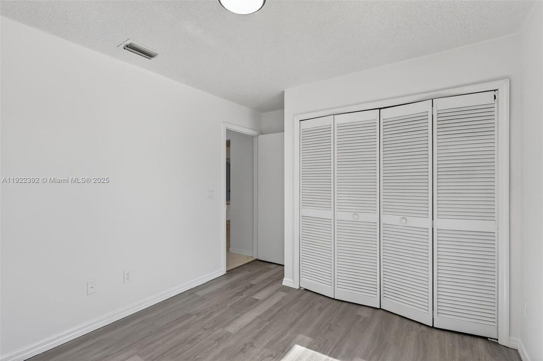 For Sale: $389,000 (3 beds, 2 baths, 1588 Square Feet)