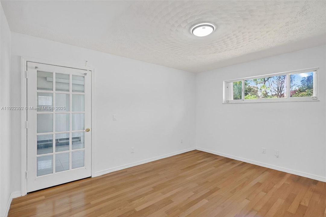 For Sale: $389,000 (3 beds, 2 baths, 1588 Square Feet)