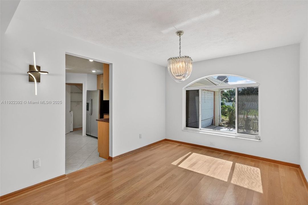 For Sale: $389,000 (3 beds, 2 baths, 1588 Square Feet)