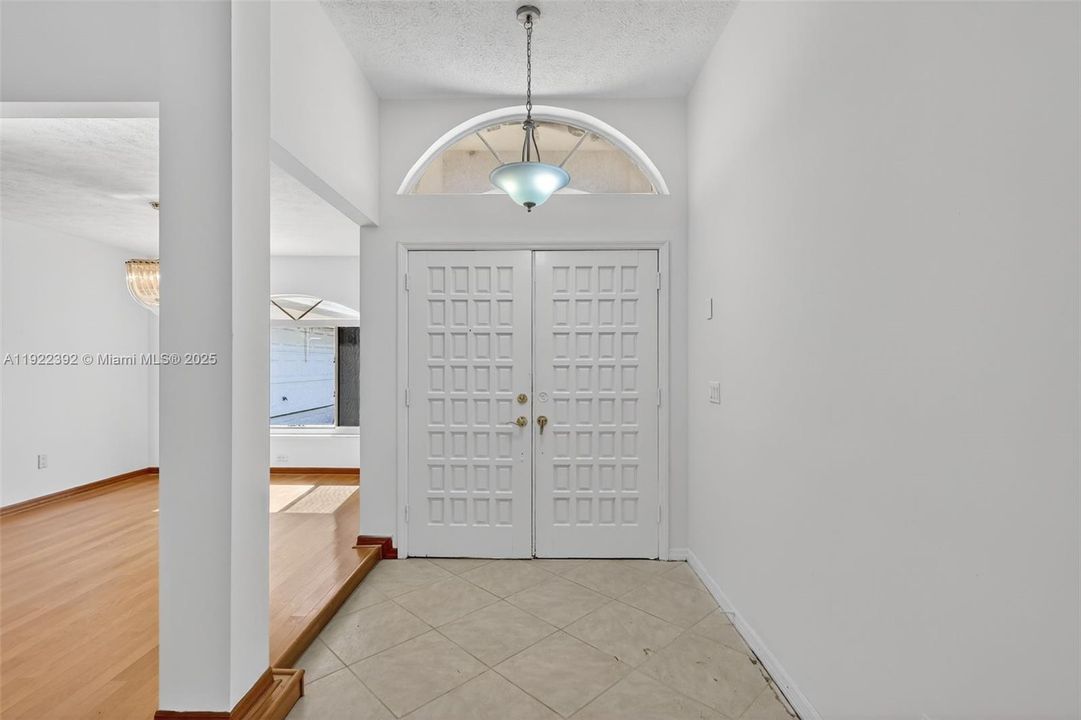 For Sale: $389,000 (3 beds, 2 baths, 1588 Square Feet)