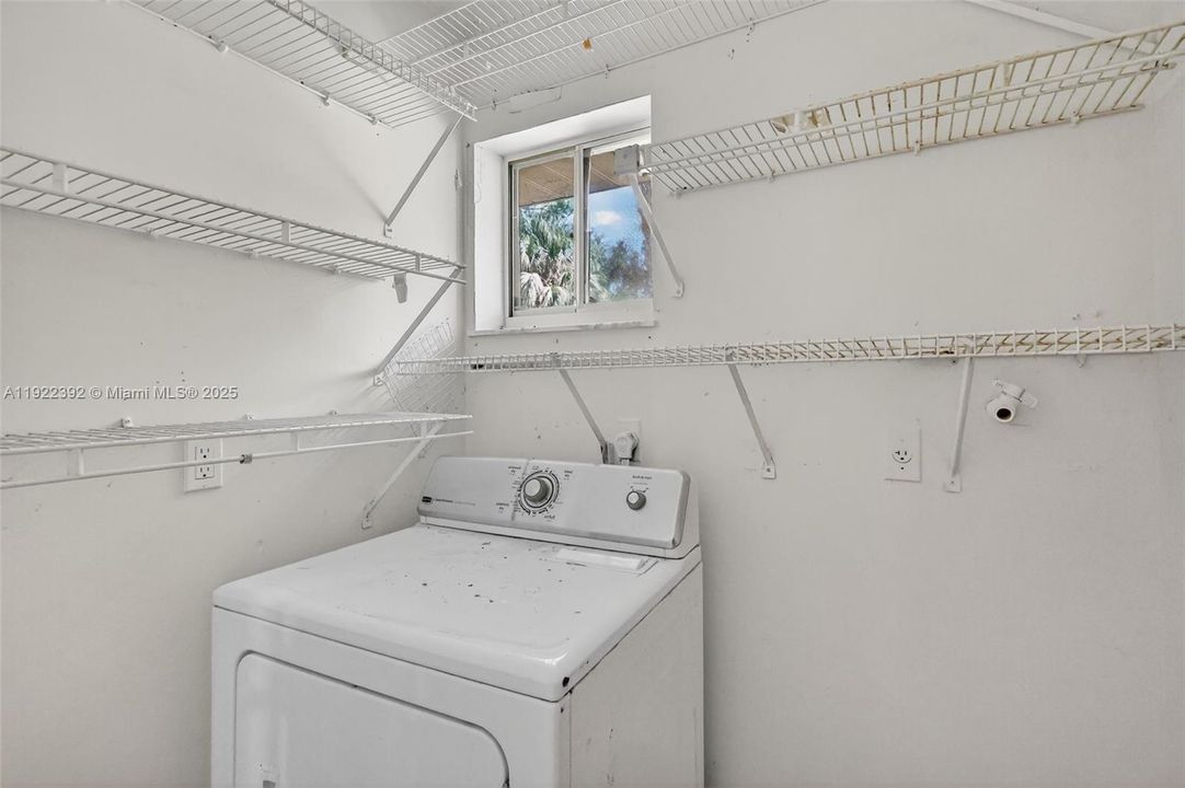 For Sale: $389,000 (3 beds, 2 baths, 1588 Square Feet)