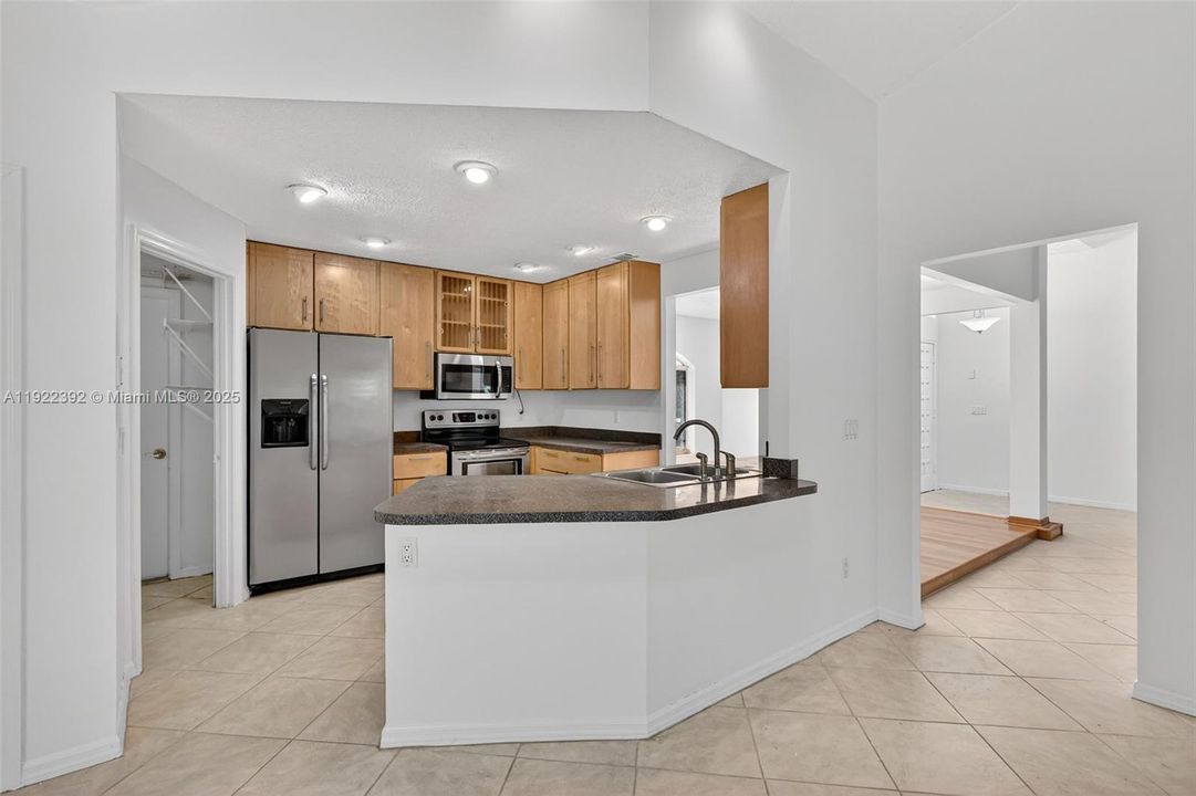 For Sale: $389,000 (3 beds, 2 baths, 1588 Square Feet)