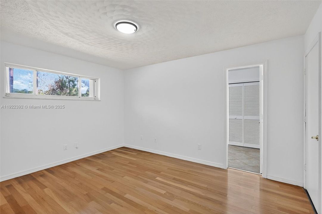 For Sale: $389,000 (3 beds, 2 baths, 1588 Square Feet)