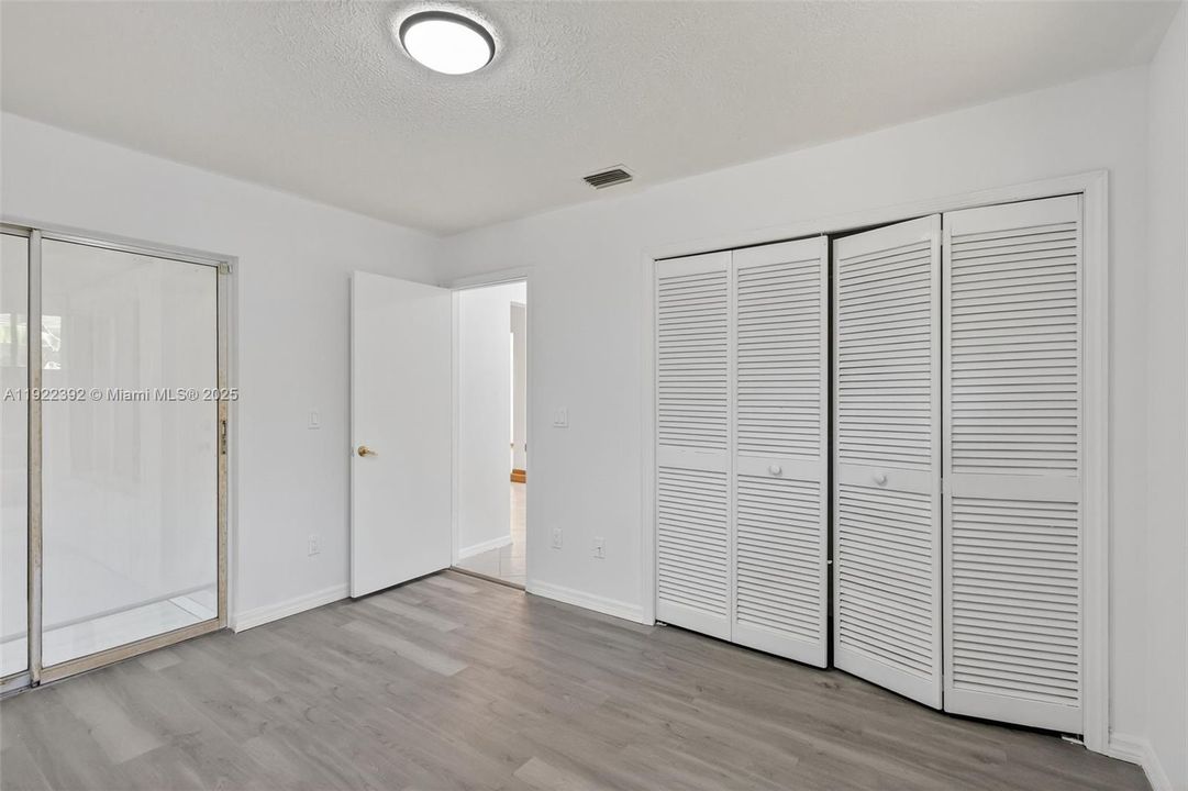 For Sale: $389,000 (3 beds, 2 baths, 1588 Square Feet)