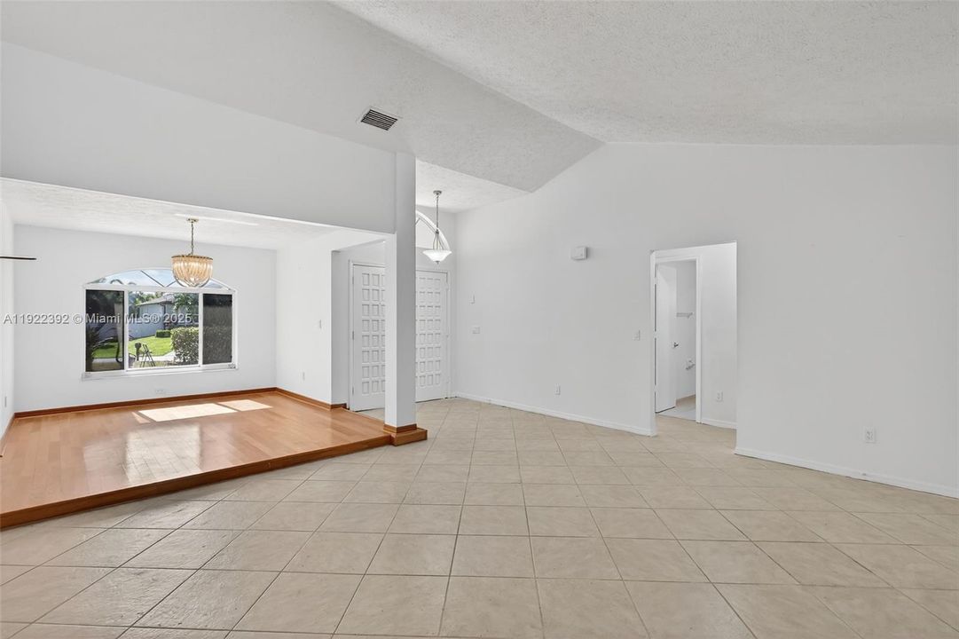 For Sale: $389,000 (3 beds, 2 baths, 1588 Square Feet)