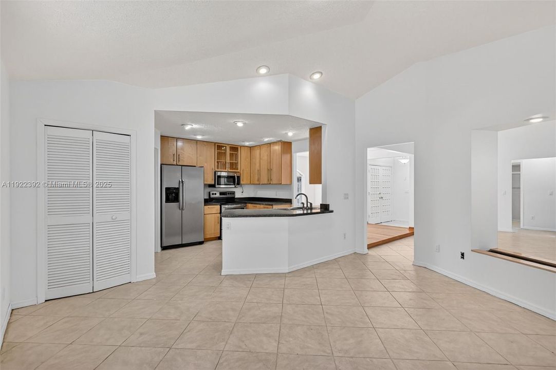 For Sale: $389,000 (3 beds, 2 baths, 1588 Square Feet)