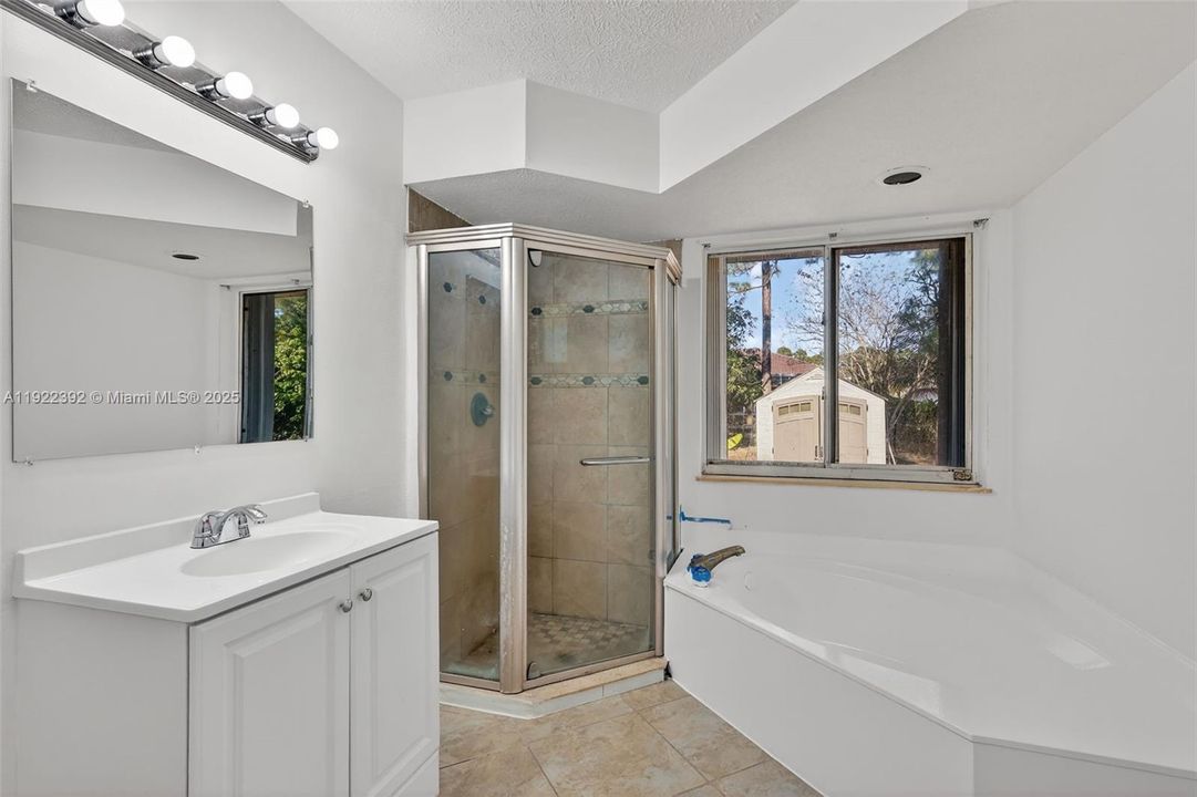 For Sale: $389,000 (3 beds, 2 baths, 1588 Square Feet)