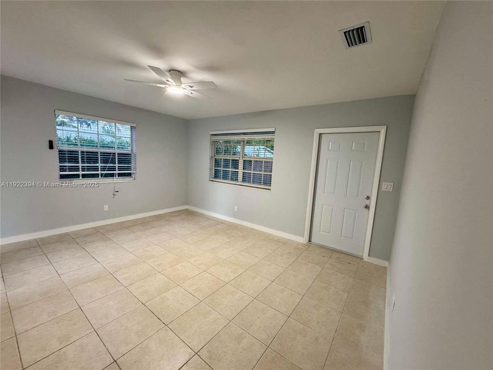 En Renta: $2,300 (2 camas, 1 baños, 1741 Pies cuadrados)