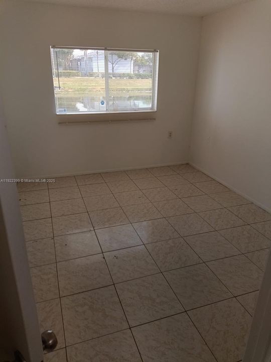 出租: $1,850 (3 贝兹, 2 浴室, 918 平方英尺)