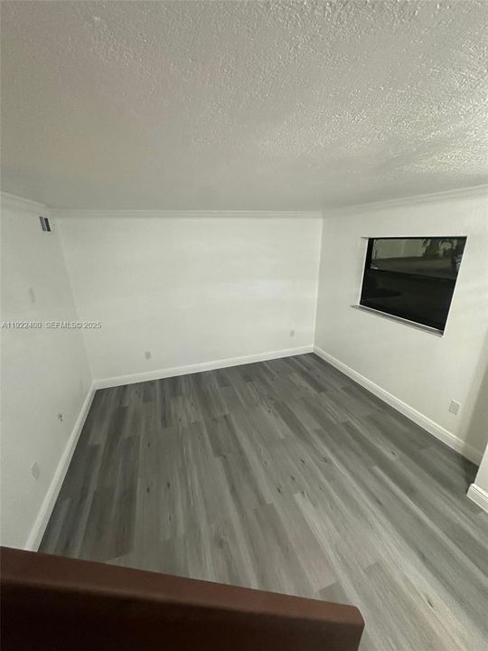 待售: $325,000 (2 贝兹, 1 浴室, 883 平方英尺)