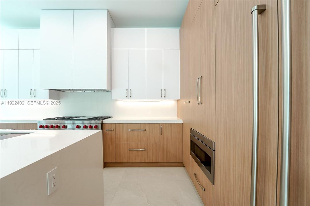 For Rent: $25,000 (5 beds, 5 baths, 4150 Square Feet)