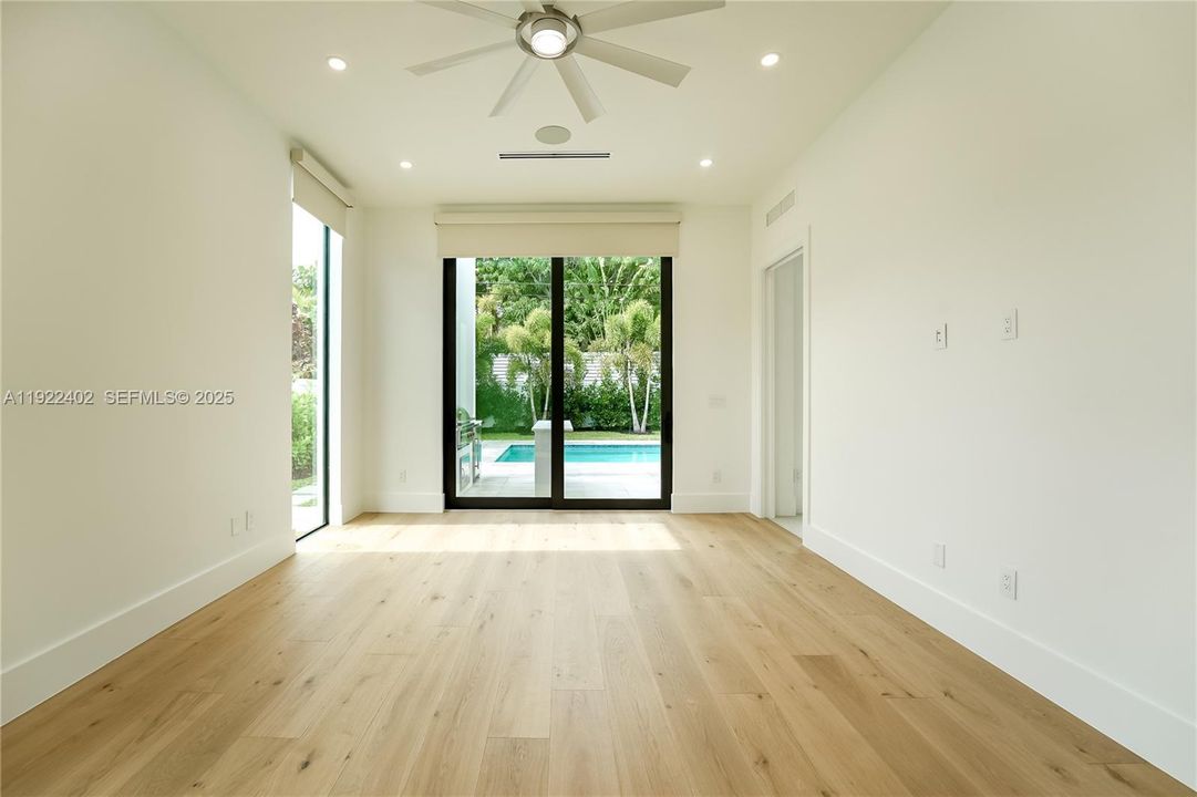 For Rent: $25,000 (5 beds, 5 baths, 4150 Square Feet)