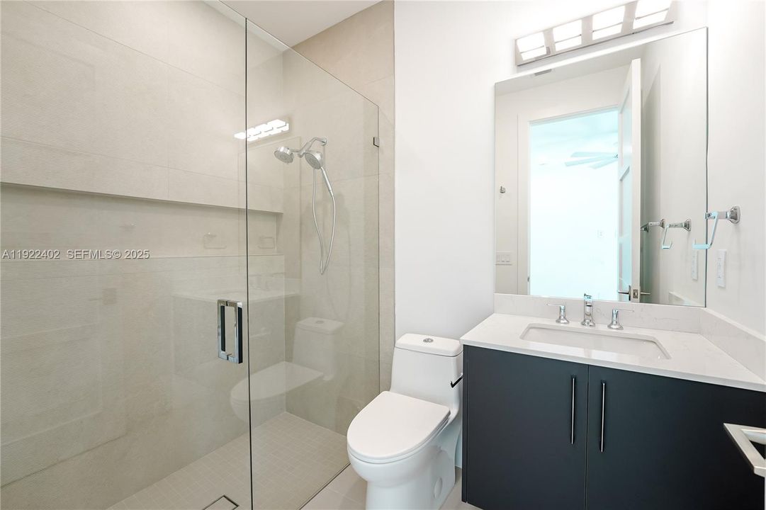 For Rent: $25,000 (5 beds, 5 baths, 4150 Square Feet)