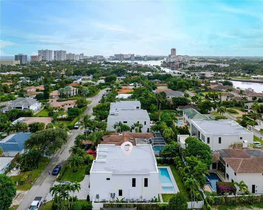 For Rent: $25,000 (5 beds, 5 baths, 4150 Square Feet)