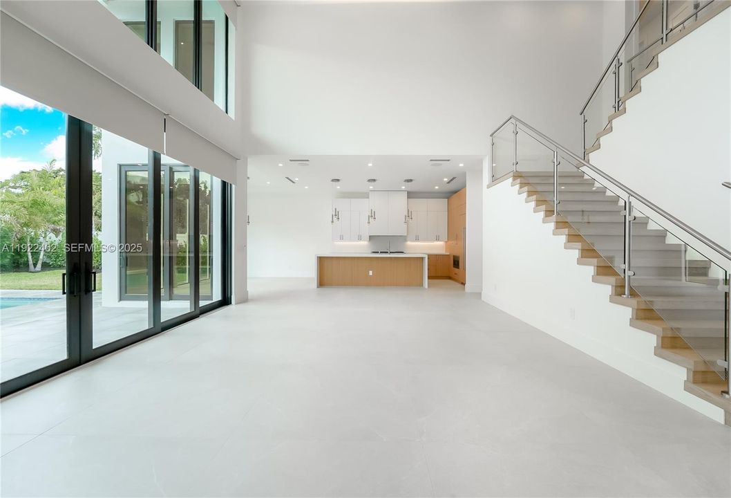 For Rent: $25,000 (5 beds, 5 baths, 4150 Square Feet)