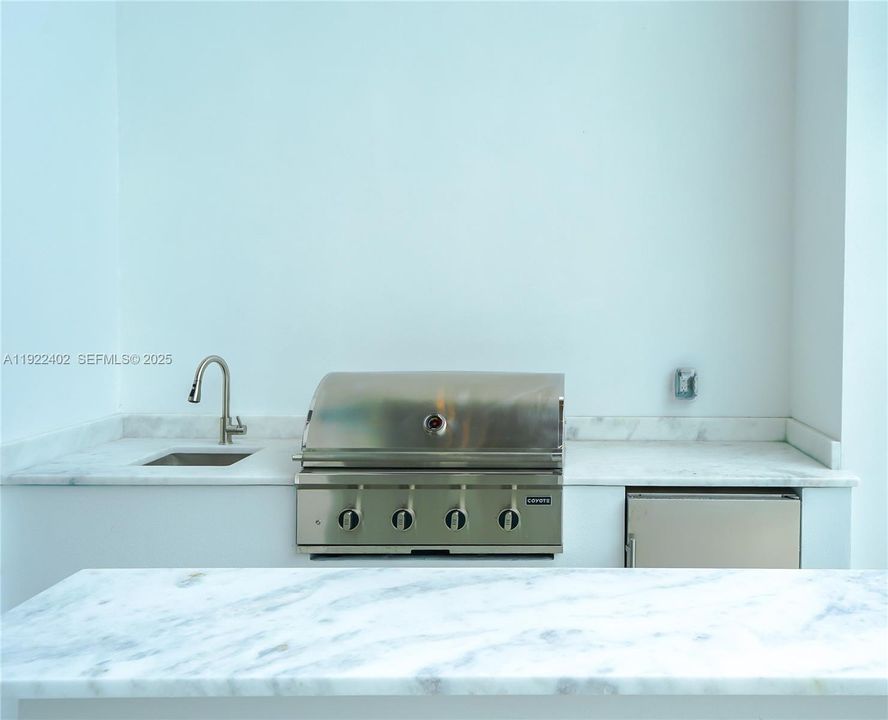 For Rent: $25,000 (5 beds, 5 baths, 4150 Square Feet)